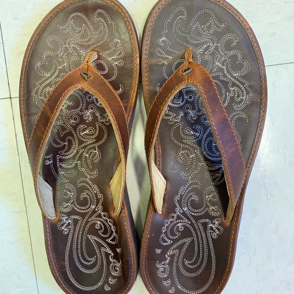 Olukai leather flip-flop sandals nwot